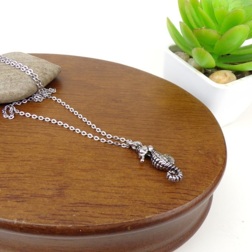 ‼️2/$16‼️ Seahorse Charm Necklace
